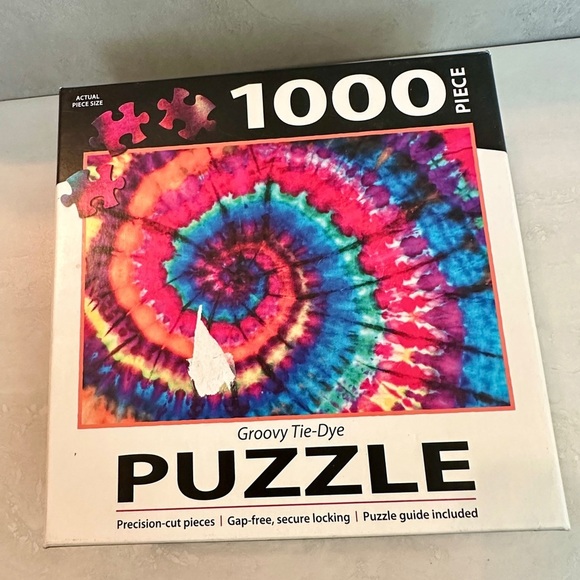 Other - Turner Licensing 1000PC Puzzle Groovy Tie-Dye NEW